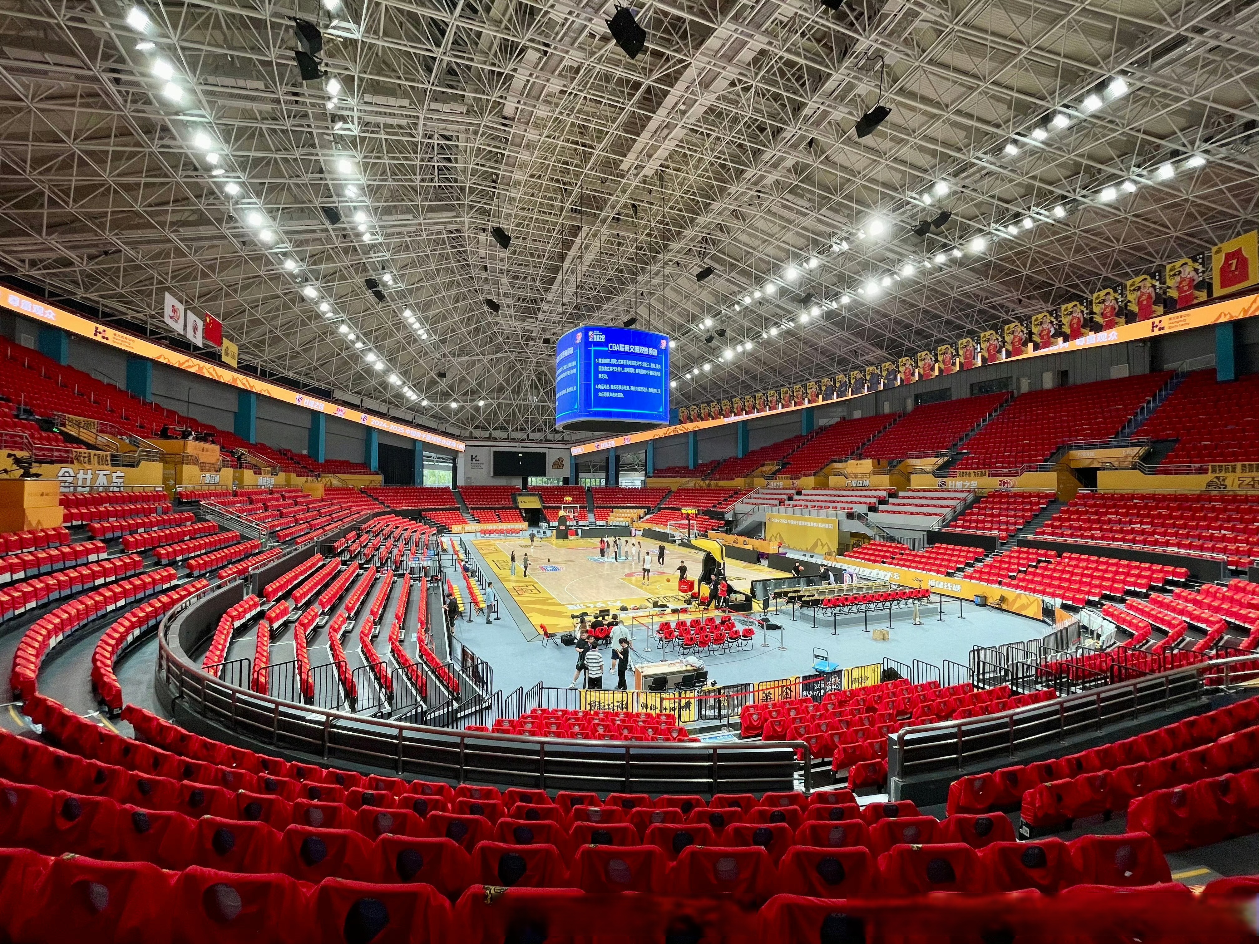 关于清晨体能课后，广厦男篮队长鼓劲备战法甲，质疑声仍在，心理建设被强调的信息