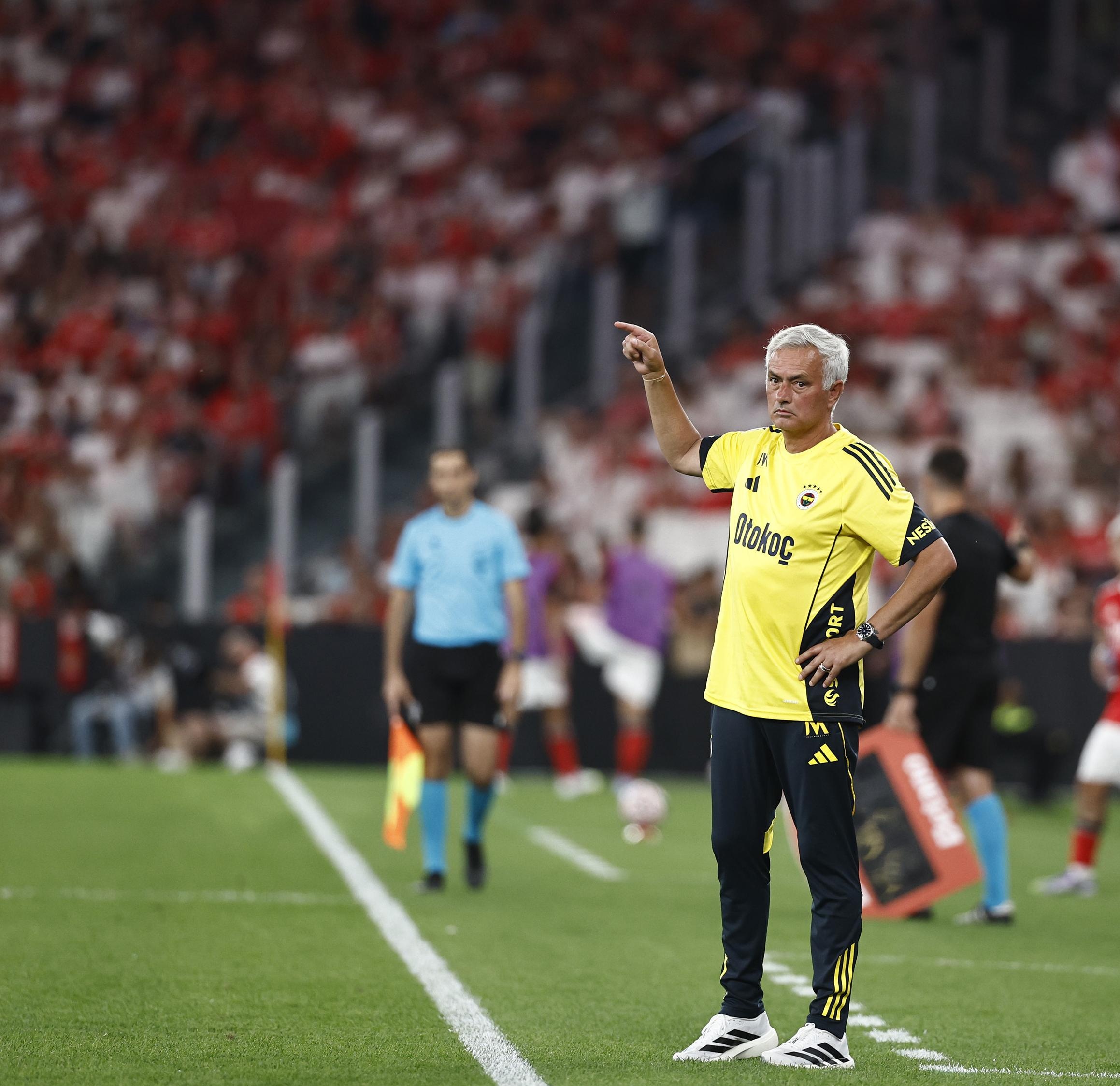 费耶诺德迎荷甲关键赛，清晨伤情更新，震撼外界，细节决定成败的简单介绍