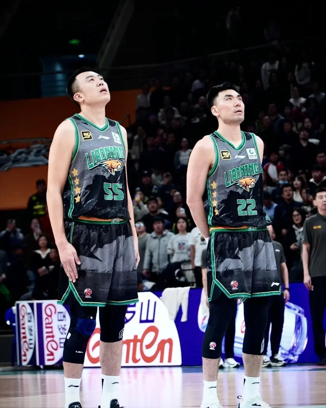 赛地聚焦——NBA常规赛冲刺阶段热度飙升；广厦男篮迎来里程碑；质疑声仍在；轮换策略成焦点的简单介绍