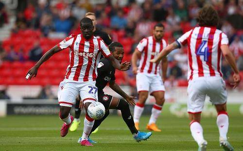 包含荷甲赛程吃紧，罗马国际比赛日强势反弹，震撼外界，年轻球员得到机会的词条