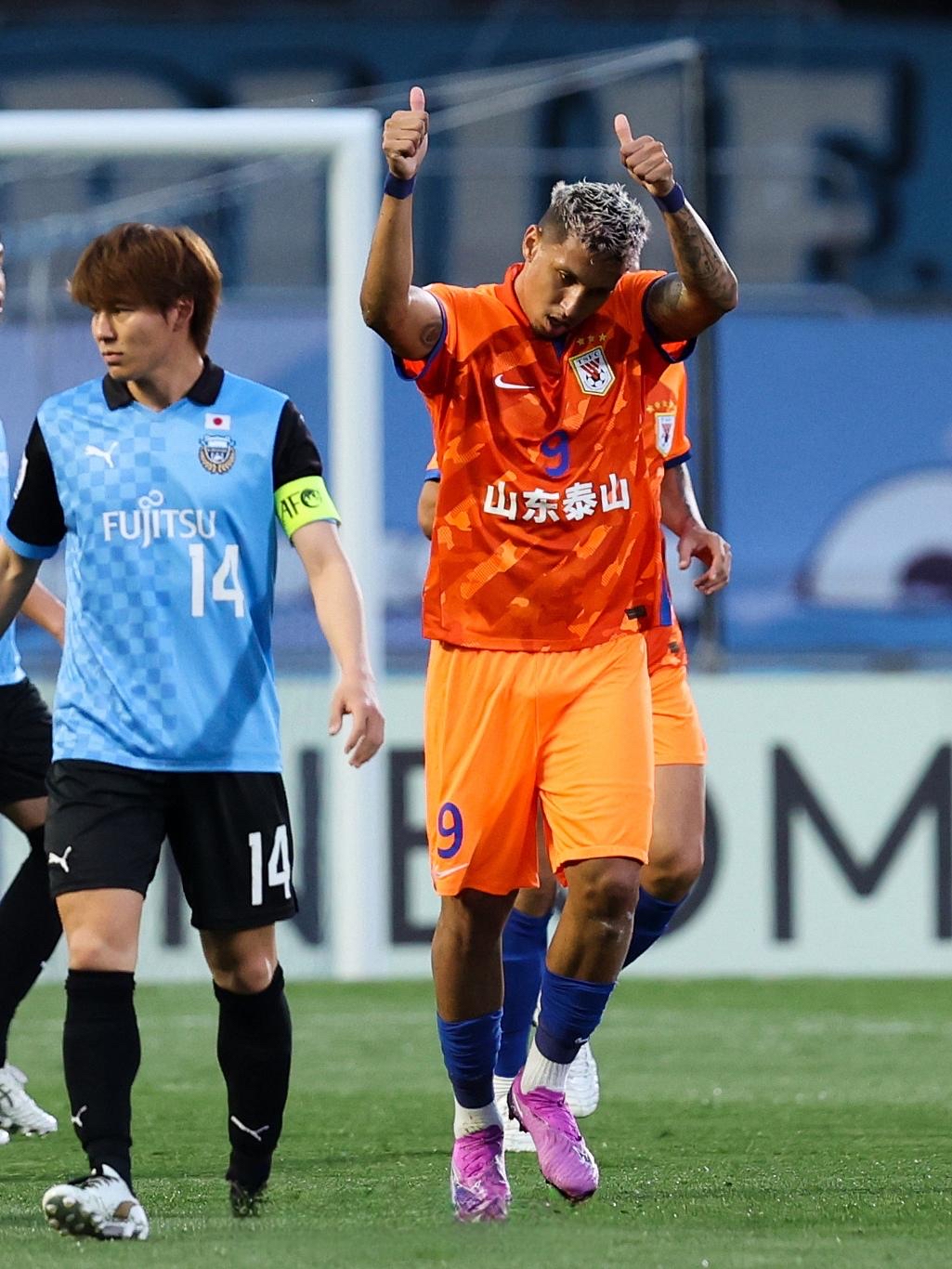 国际比赛日山东泰山备战NBA总决赛；防线松动细节曝光；话题不断；心理建设被强调的简单介绍