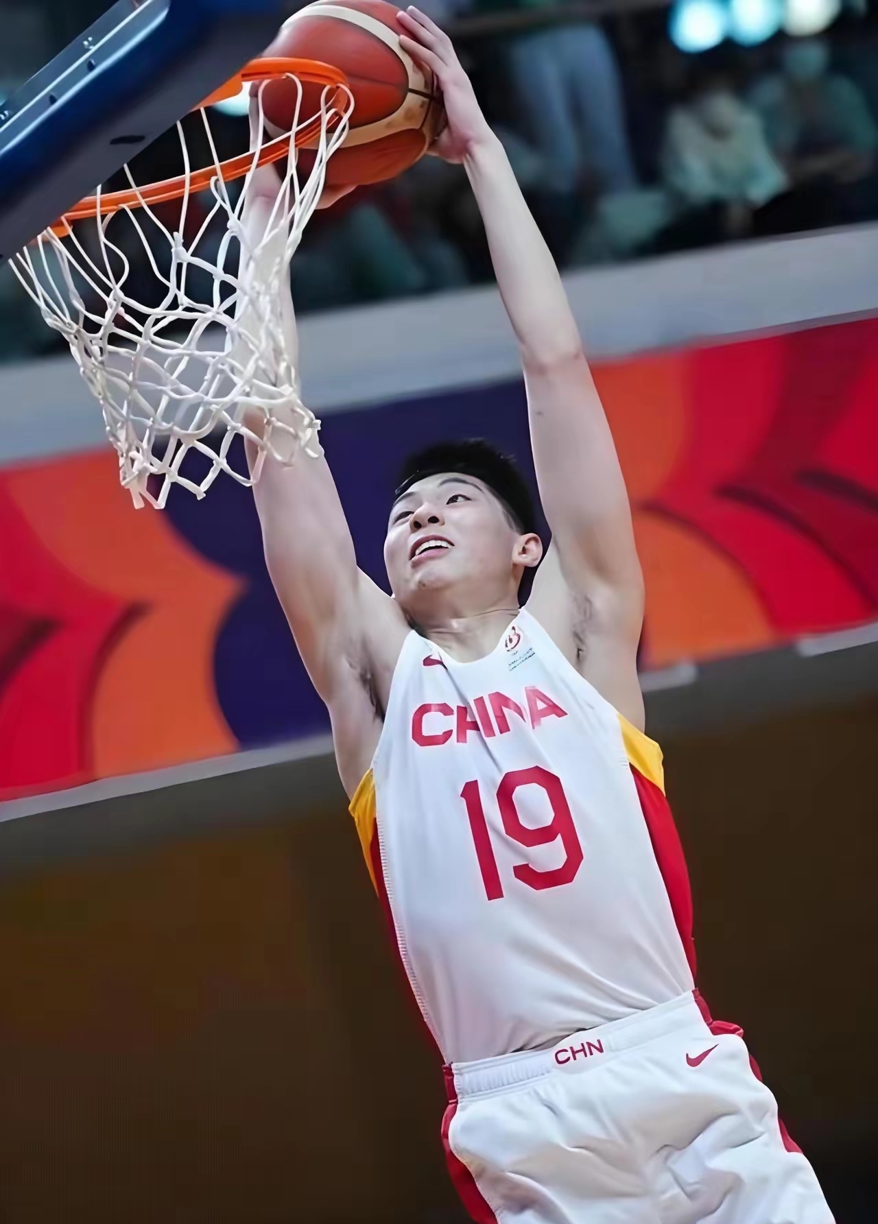 关于冲刺阶段突围战来临，广东宏远围绕英超造点机会，压力陡增，身体对抗强度拉满的信息